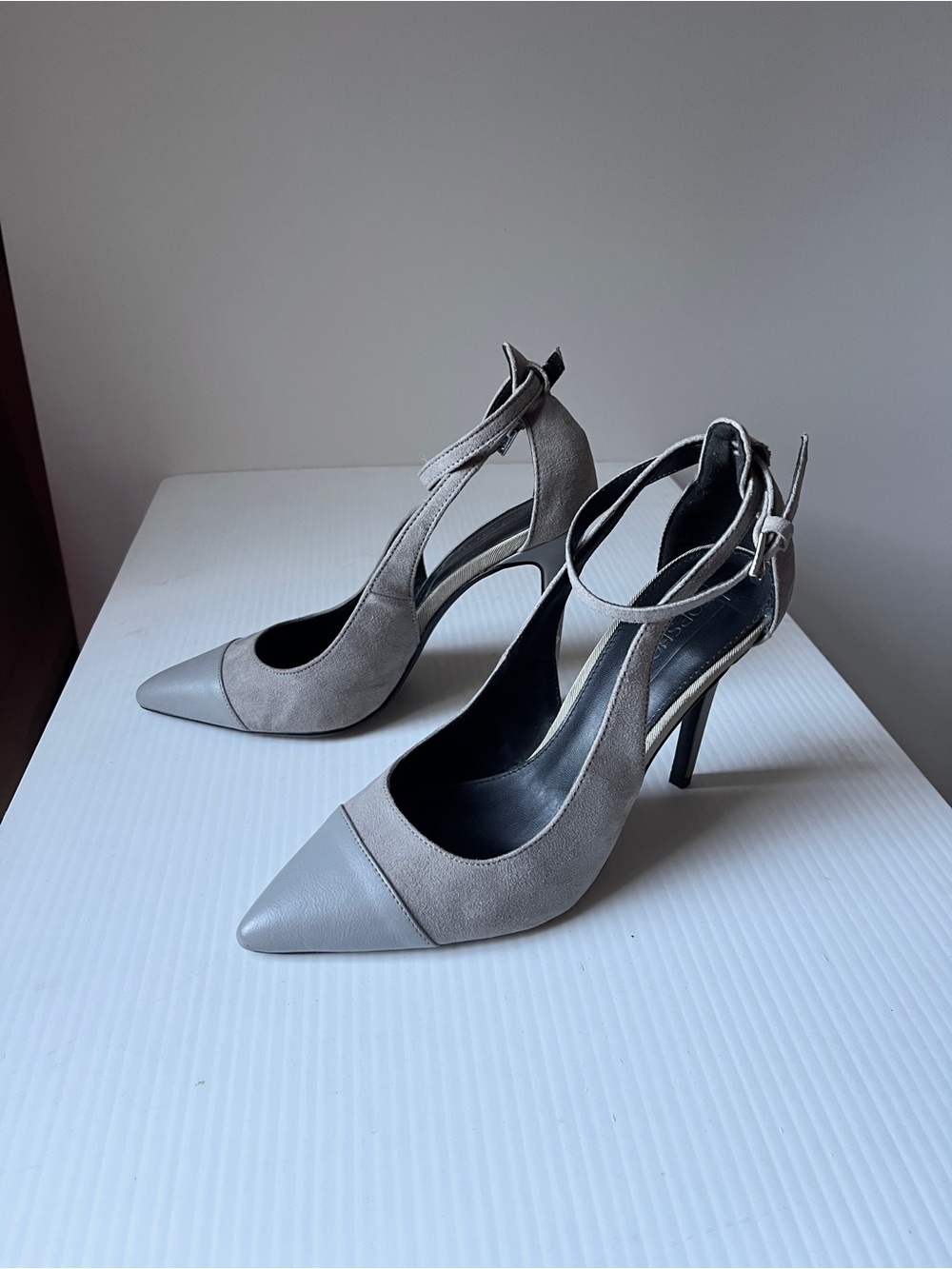 Office Siren Gray Pointed-Toe Suede Heels